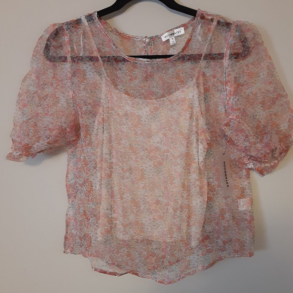 Roommates Size Medium Floral Blouse